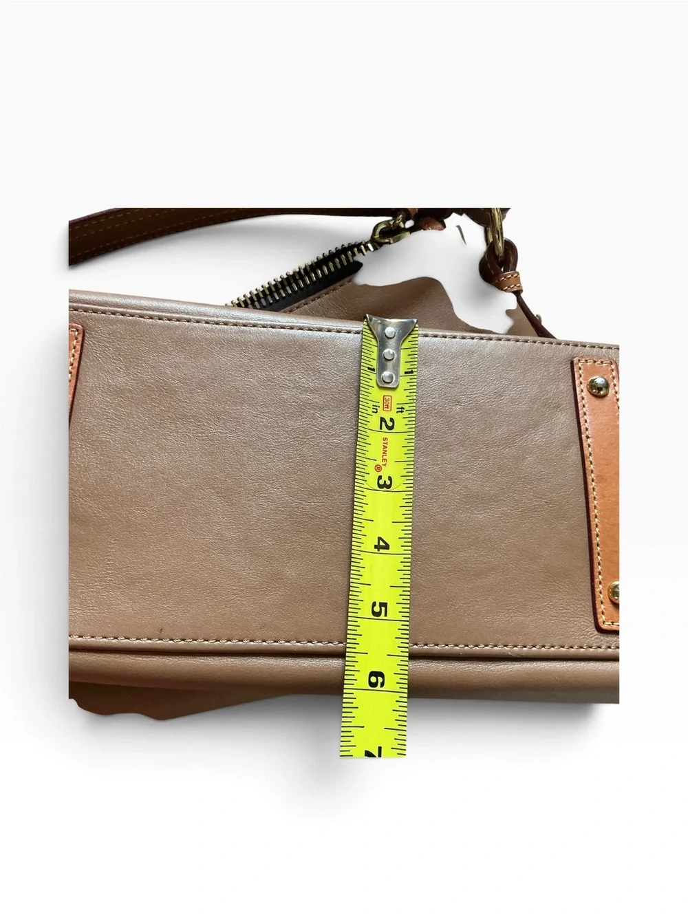 Dooney & Bourke smooth leather large hobo handbag mustard brown leather large
